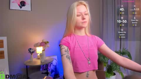 Snapshot of callista_a chatting on 12/19/25, 03:24 Robin online show from 12/19/25, 03:24