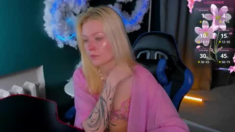 Snapshot of callista_a chatting on 03/17/26, 02:49 Robin online show from 03/17/26, 02:49