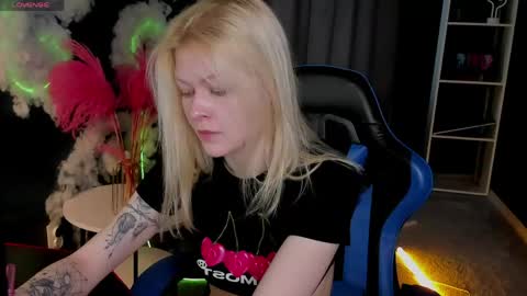 Snapshot of callista_a chatting on 04/19/26, 05:51 Robin online show from 04/19/26, 05:51