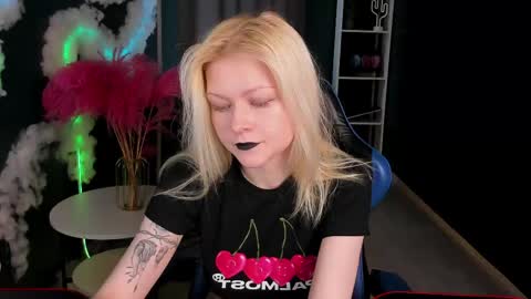 Snapshot of callista_a chatting on 04/22/26, 03:09 Robin online show from 04/22/26, 03:09