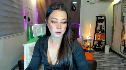Snapshot of callme_ivyaguas chatting on 06/24/26, 02:49 IVY online show from 06/24/26, 02:49