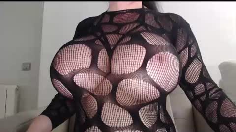 callme_kim online show from 06/13/26, 07:56