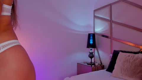 Anna Banana online show from 11/22/25, 11:48