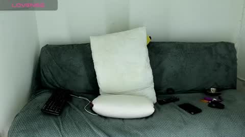 Snapshot of callmeby_lebron chatting on 02/06/25, 11:21 LeBron online show from 02/06/25, 11:21