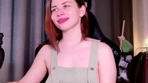 Snapshot of callmetori chatting on 12/16/25, 05:34 Frida online show from 12/16/25, 05:34