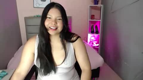 Snapshot of calmaramseyres chatting on 05/17/26, 02:53 calmaramseyres online show from 05/17/26, 02:53