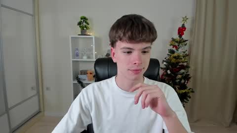 Hey I am Calvin  online show from 12/18/24, 07:08