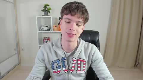 Hey I am Calvin  online show from 02/05/25, 07:10