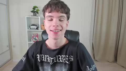 Hey I am Calvin  online show from 02/11/25, 07:16