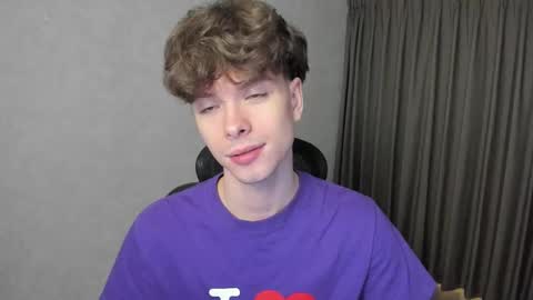 Snapshot of calvin_loves_you chatting on 02/07/26, 05:16 Hey I am Calvin online show from 02/07/26, 05:16