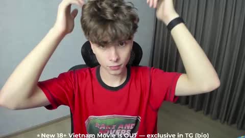 Snapshot of calvin_loves_you chatting on 02/15/26, 05:09 Hey I am Calvin online show from 02/15/26, 05:09
