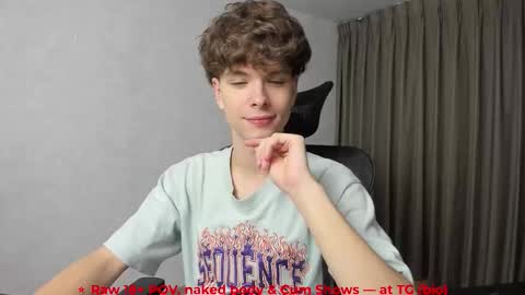Snapshot of calvin_loves_you chatting on 02/21/26, 05:14 Hey I am Calvin online show from 02/21/26, 05:14