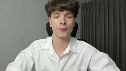 Snapshot of calvin_loves_you chatting on 03/06/26, 05:09 Hey I am Calvin online show from 03/06/26, 05:09