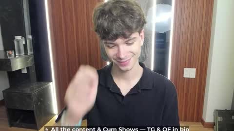 Snapshot of calvin_loves_you chatting on 03/31/26, 05:13 Hey I am Calvin online show from 03/31/26, 05:13