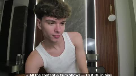 Snapshot of calvin_loves_you chatting on 04/01/26, 06:05 Hey I am Calvin online show from 04/01/26, 06:05