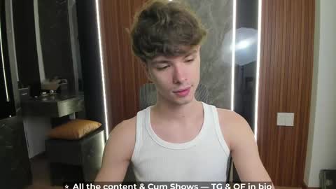 Snapshot of calvin_loves_you chatting on 04/20/26, 12:52 Hey I am Calvin online show from 04/20/26, 12:52
