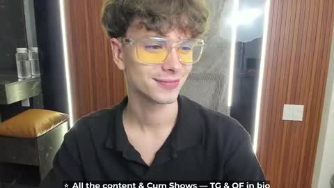 Snapshot of calvin_loves_you chatting on 04/26/26, 05:10 Hey I am Calvin online show from 04/26/26, 05:10