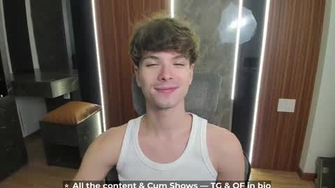 Snapshot of calvin_loves_you chatting on 04/28/26, 05:18 Hey I am Calvin online show from 04/28/26, 05:18