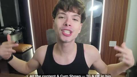 Snapshot of calvin_loves_you chatting on 05/05/26, 05:10 Hey I am Calvin online show from 05/05/26, 05:10
