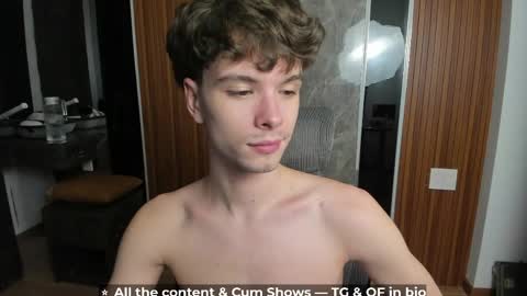 Snapshot of calvin_loves_you chatting on 05/13/26, 05:21 Hey I am Calvin online show from 05/13/26, 05:21