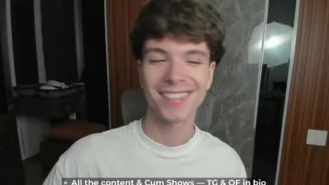 Snapshot of calvin_loves_you chatting on 05/16/26, 05:12 Hey I am Calvin online show from 05/16/26, 05:12