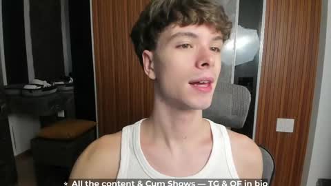 Snapshot of calvin_loves_you chatting on 06/06/26, 05:06 Hey I am Calvin online show from 06/06/26, 05:06