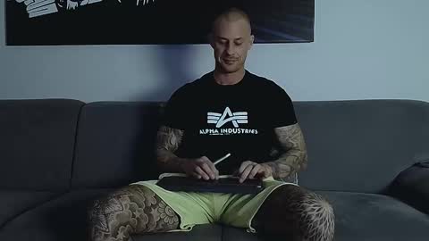 Snapshot of calvinhunt69 chatting on 11/02/25, 10:12 Calvin online show from 11/02/25, 10:12