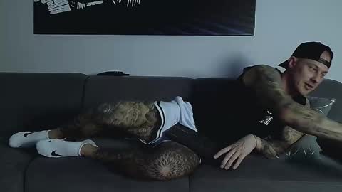 Snapshot of calvinhunt69 chatting on 11/05/25, 11:38 Calvin online show from 11/05/25, 11:38