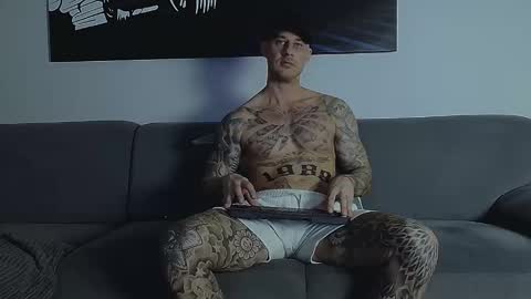 Snapshot of calvinhunt69 chatting on 11/26/25, 01:06 Calvin online show from 11/26/25, 01:06