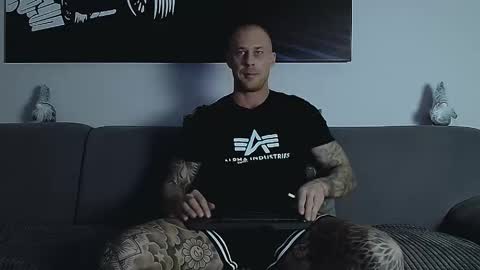 Snapshot of calvinhunt69 chatting on 12/02/25, 11:00 Calvin online show from 12/02/25, 11:00