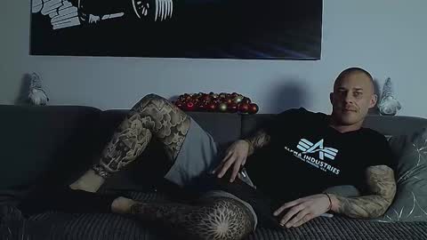 Snapshot of calvinhunt69 chatting on 12/03/25, 11:25 Calvin online show from 12/03/25, 11:25