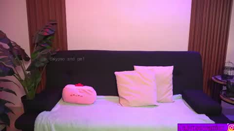 Calypso and Kayla online show from 06/18/26, 01:39