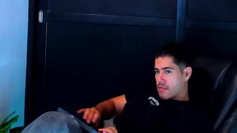 camara110 online show from 01/04/25, 10:27