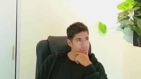 camara110 online show from 11/04/25, 11:04