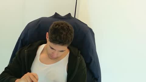 camara110 online show from 11/17/25, 02:39