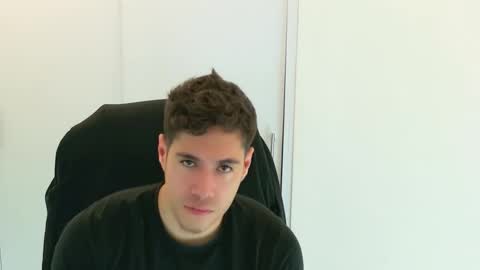 camara110 online show from 11/25/25, 08:20