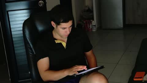 Snapshot of camara110 chatting on 07/03/26, 12:28 camara110 online show from 07/03/26, 12:28