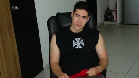 Snapshot of camara110 chatting on 07/10/26, 02:05 camara110 online show from 07/10/26, 02:05