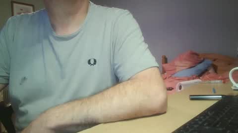 Snapshot of cambsuk chatting on 11/14/25, 02:43 cambsuk online show from 11/14/25, 02:43