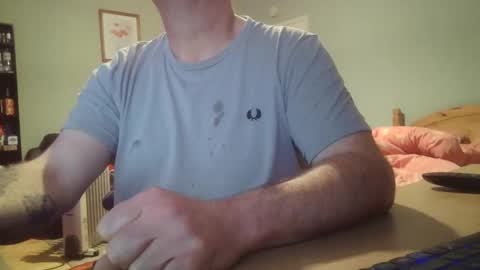 Snapshot of cambsuk chatting on 11/16/25, 01:39 cambsuk online show from 11/16/25, 01:39