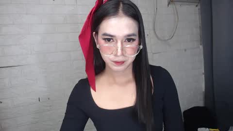 camela_star online show from 02/17/25, 04:42