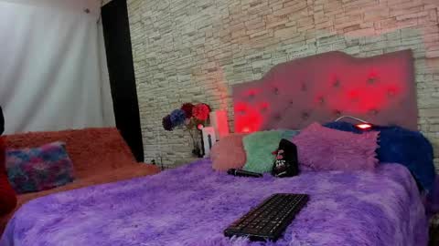 Snapshot of cameron_april chatting on 11/10/25, 11:42 cameron_april online show from 11/10/25, 11:42