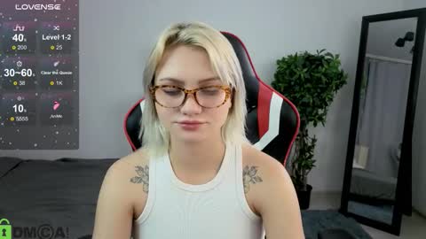 Snapshot of cameron_loving chatting on 10/11/25, 08:29 Cameron online show from 10/11/25, 08:29