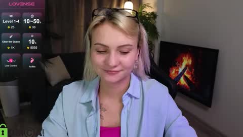 Snapshot of cameron_loving chatting on 10/24/25, 06:59 Cameron online show from 10/24/25, 06:59