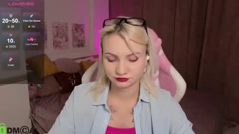 Snapshot of cameron_loving chatting on 10/25/25, 08:03 Cameron online show from 10/25/25, 08:03