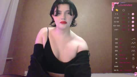 Snapshot of camgirl_xx chatting on 11/13/25, 04:06 Marta online show from 11/13/25, 04:06
