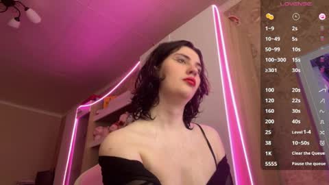 Snapshot of camgirl_xx chatting on 04/13/26, 10:54 Marta online show from 04/13/26, 10:54