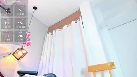 cami_rouxx online show from 10/21/25, 02:07