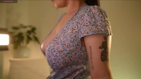 camila   online show from 09/27/25, 08:14