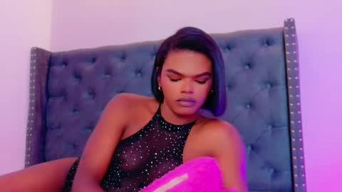 camiestrada online show from 10/01/25, 10:05